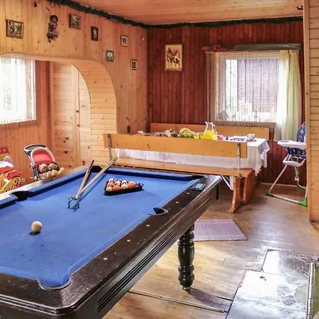 Dom wakacyjny Stunning In W Outdoor Swimming Pool Sauna And 4 Bedrooms Vyšné Ružbachy